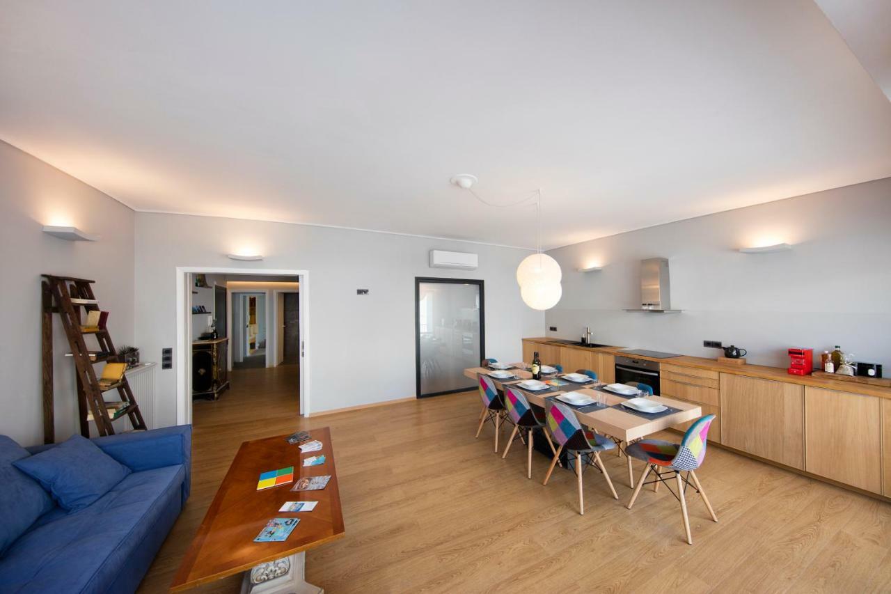 Super Modern Minimal Flat Nr Metro & Arch. Museum Appartement Athene Buitenkant foto